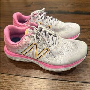 New Balance Women's White and Pink Sneakers